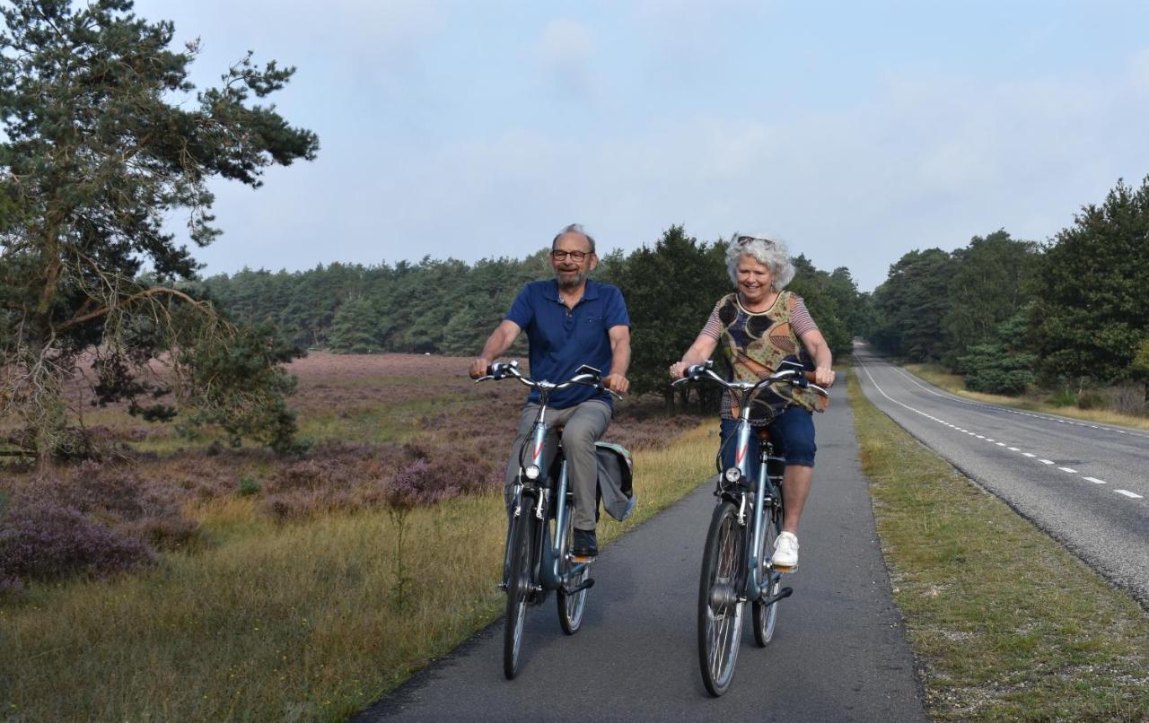 Chalet Op De Veluwe # Berk Putten Esterno foto
